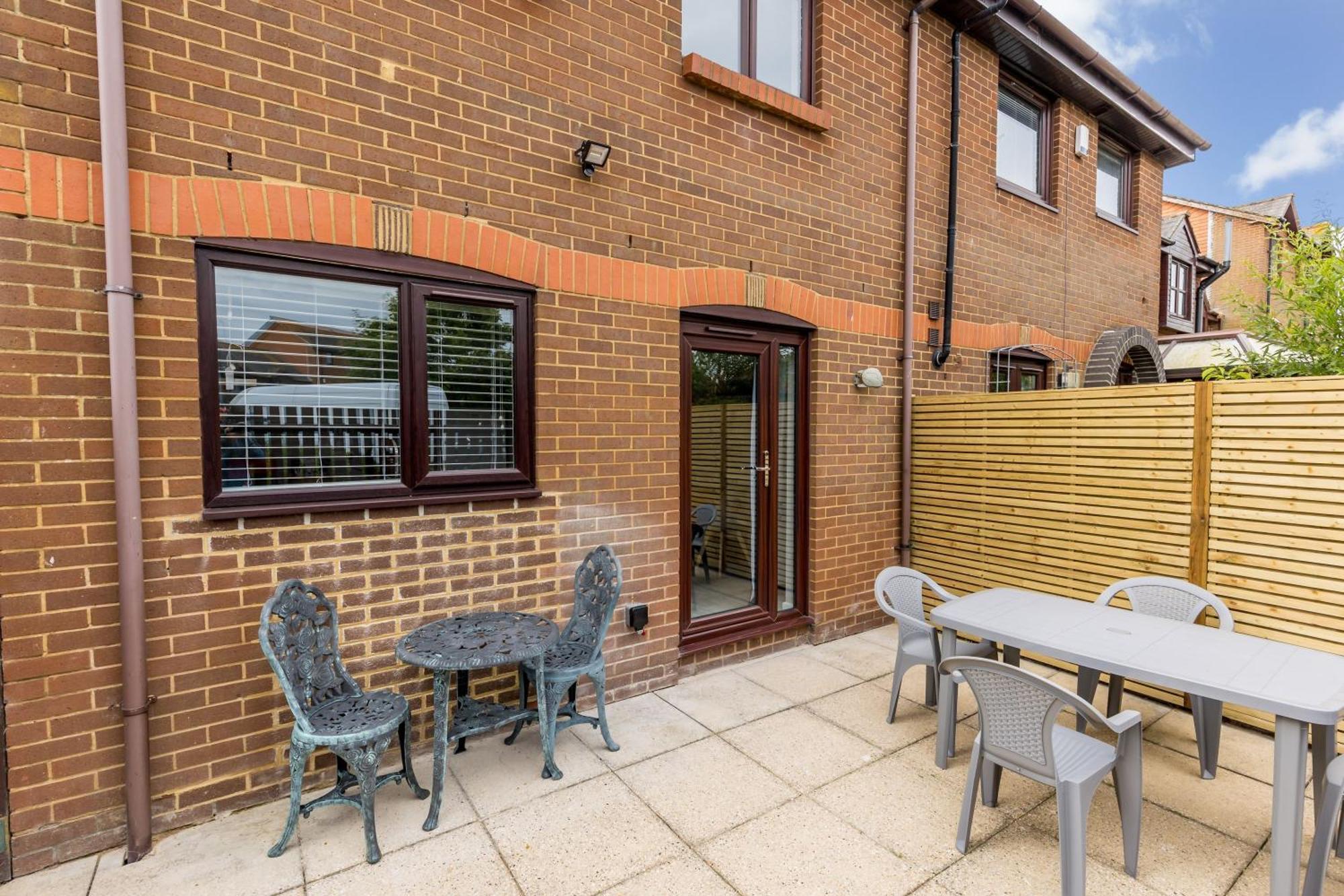 Villa Trade Winds Poole Exterior foto